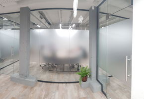 UALCOM оформила стеклянные перегородки для офиса BC Consolidator.