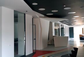 Двери SLIM в проекте Компания Ualcom приняла участие в создании корпоративного коворкинг-центра «Між Вухами».