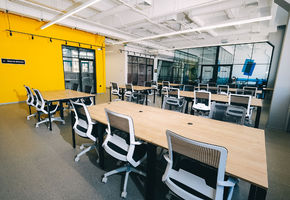 UALCOM-Standart в проекте Компания UALCOM оформила пространство нового офиса современного сообщества состоявшихся стартап-основатетелей -  LIFT99 в г. Киев.