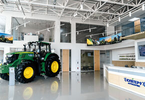 UALCOM-Crystal в проекте Классическое оформление офисного пространства для дилера мировых производителей сельхозтехники.